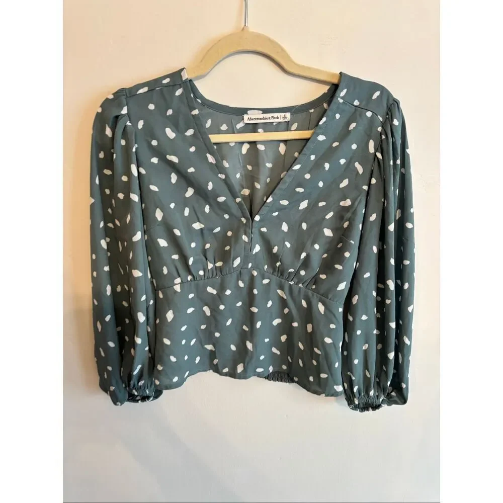 Abercrombie & Fitch Green Polka Dot Long Sleeve Crop Size S